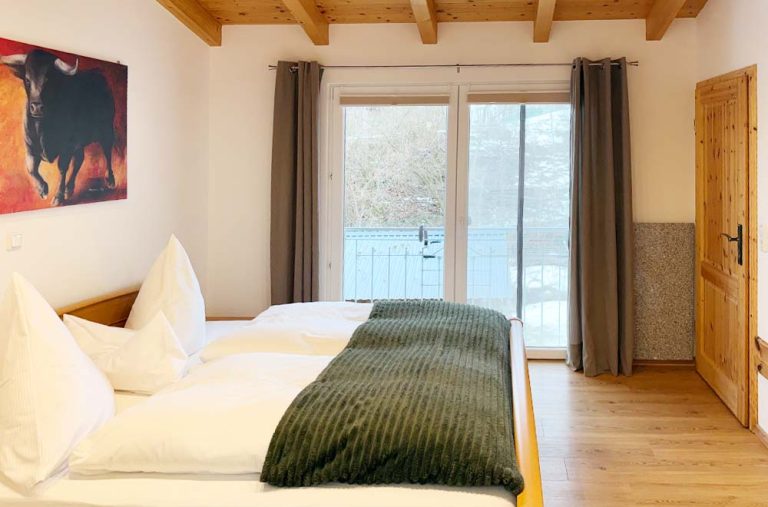 Großzügiges Schlafzimmer in Heubach-Suite